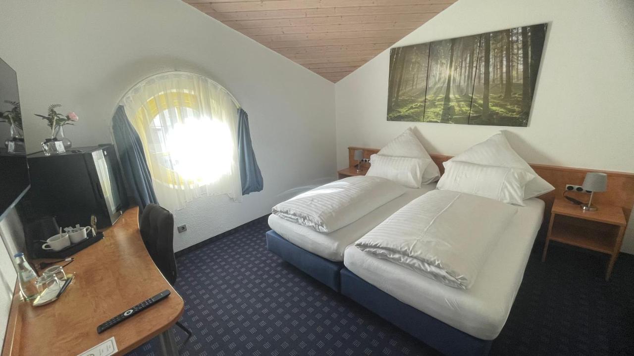 Krystall Hotel フィルダーシュタット エクステリア 写真