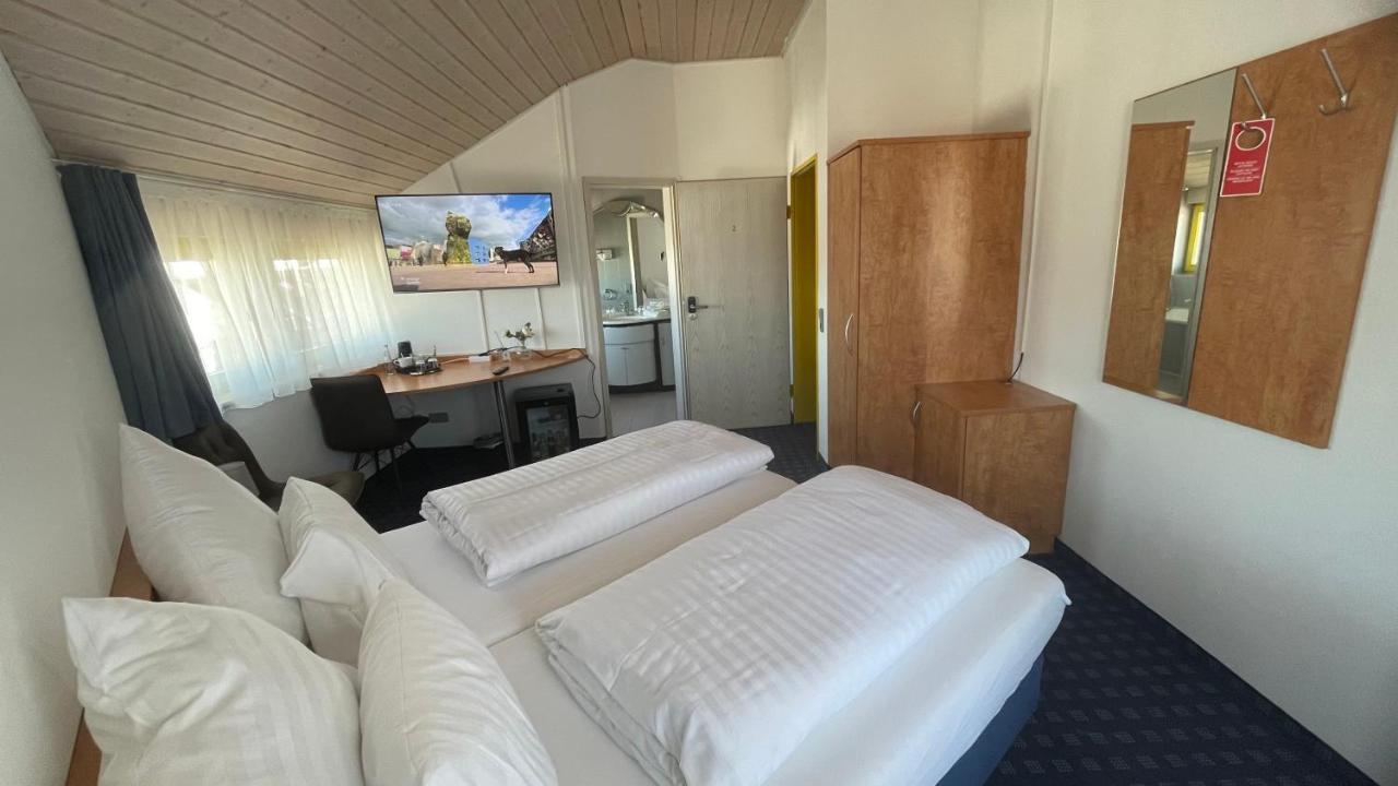 Krystall Hotel フィルダーシュタット エクステリア 写真